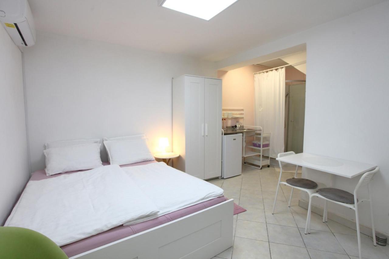 City Room Apartment Date Koper Exteriör bild