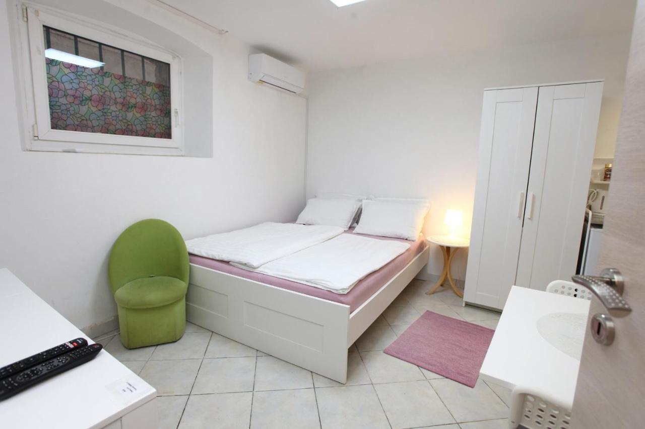 City Room Apartment Date Koper Exteriör bild